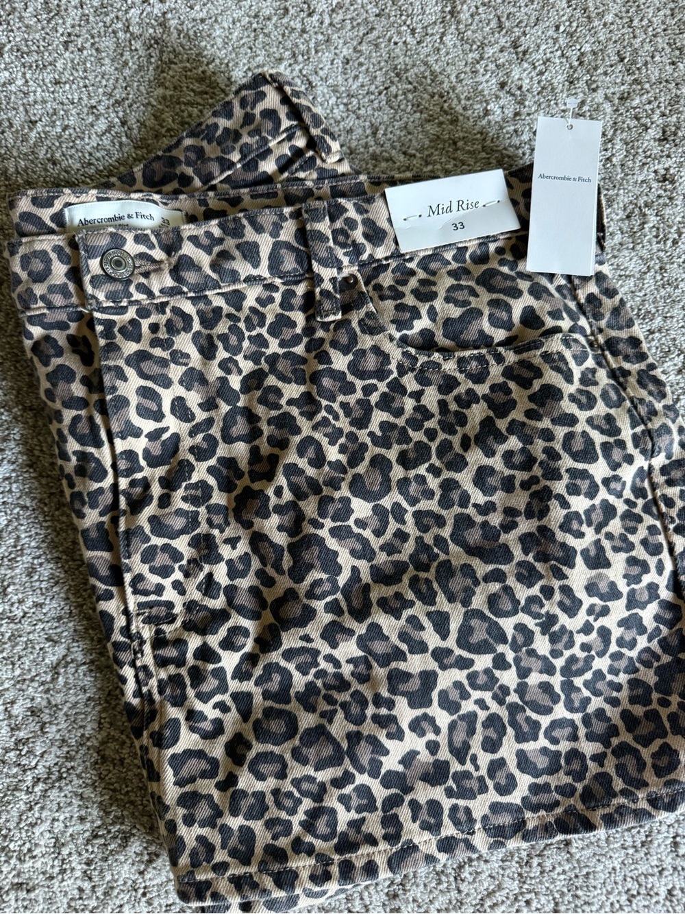 Abercrombie & Fitch Women's Mid-Rise Leopard Print skirt